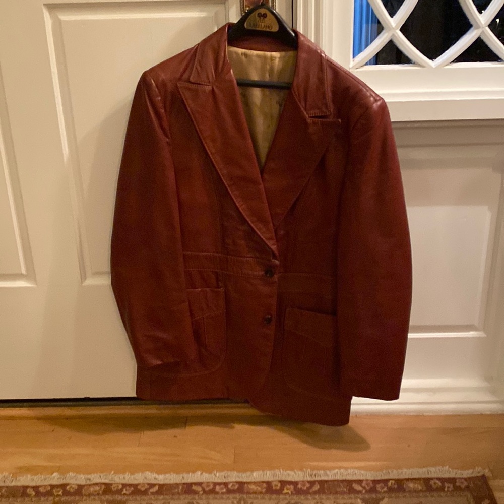 Leather jacket, great condition, no stains or scratches in leather, silk lining